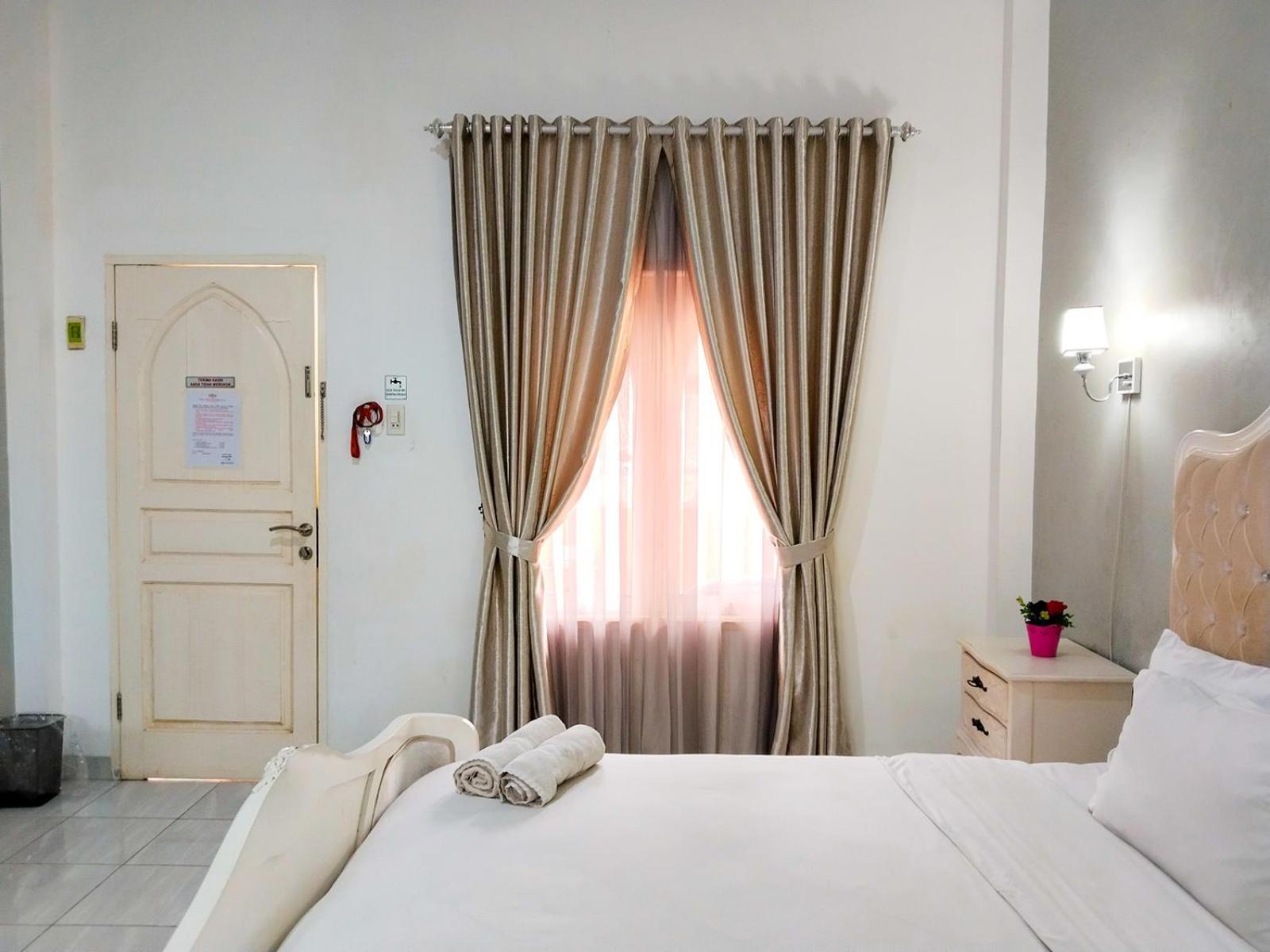 Grand Shaqilla Syariah Hotel Deli Tua Ngoại thất bức ảnh