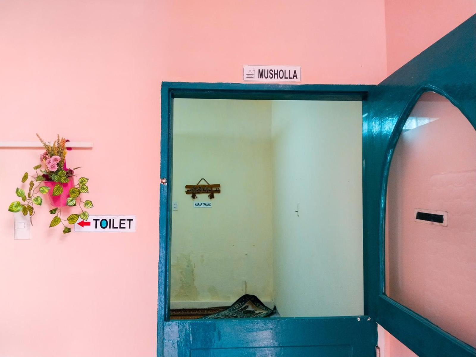 Grand Shaqilla Syariah Hotel Deli Tua Ngoại thất bức ảnh