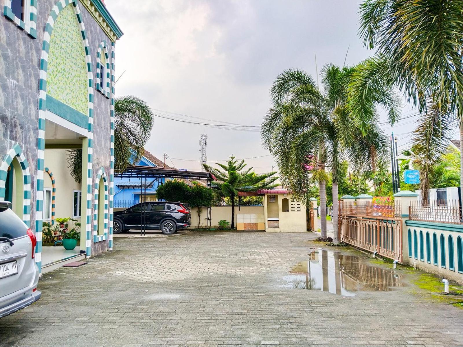 Grand Shaqilla Syariah Hotel Deli Tua Ngoại thất bức ảnh
